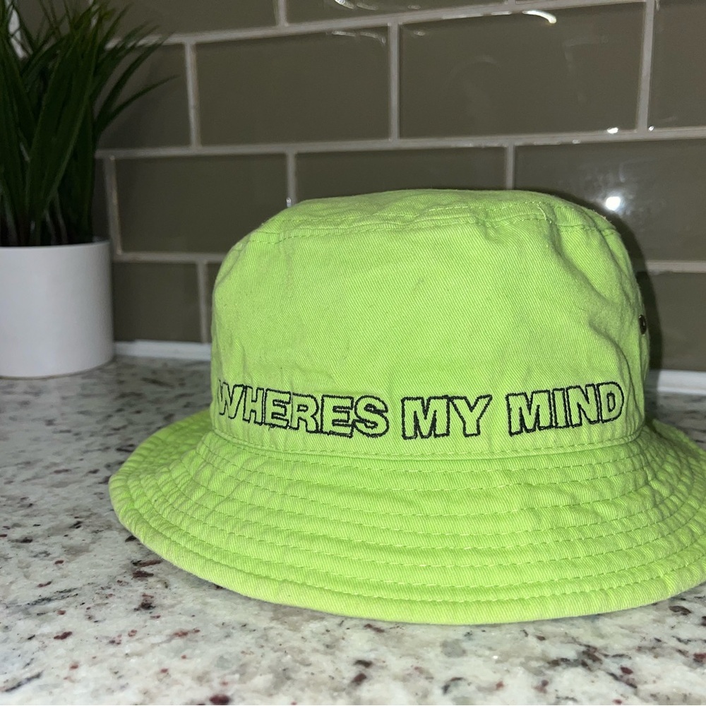ORIGINAL Billie Eilish “Wheres My Mind” Buckethat from ATL March 2018 concert